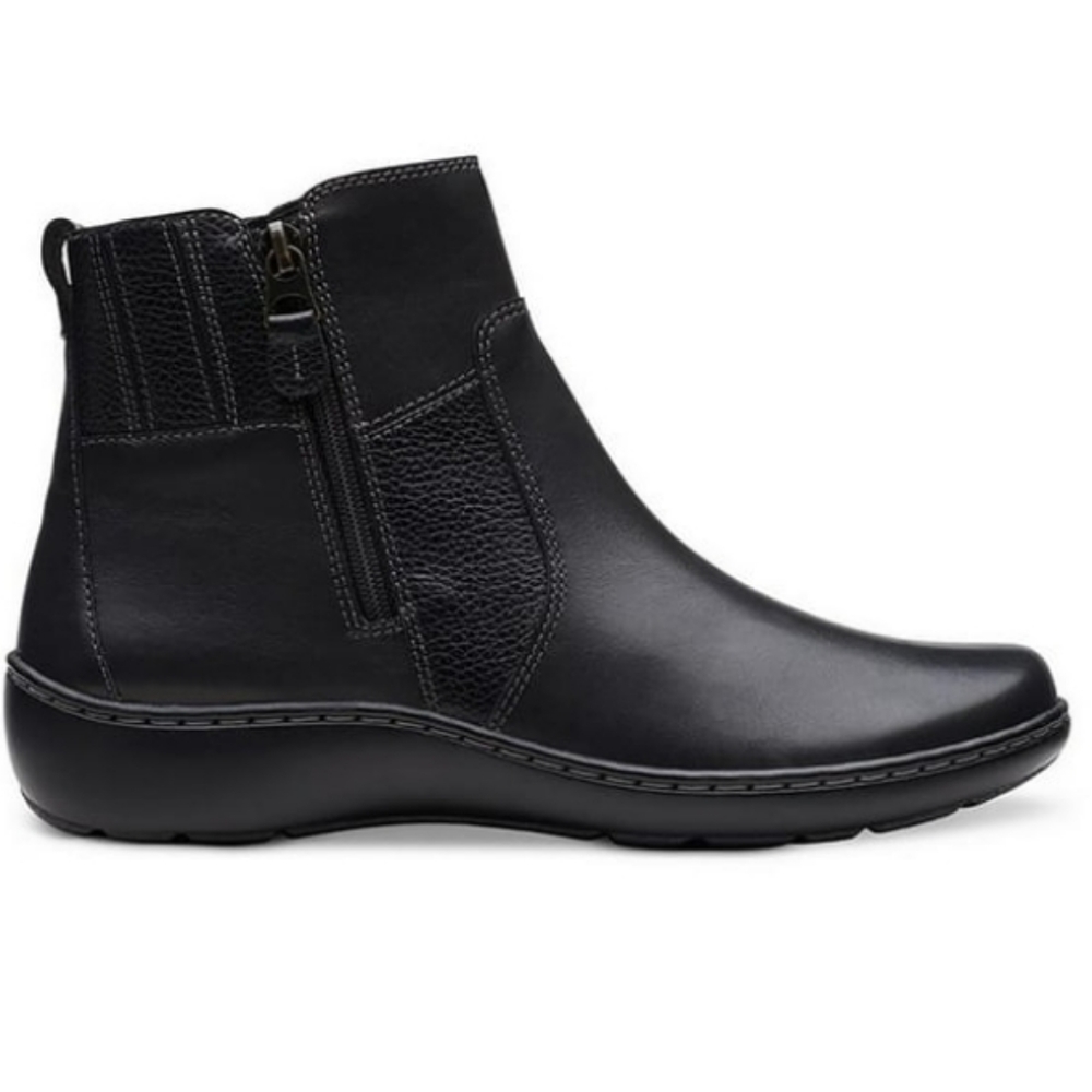 Clarks Cora Grace Ankle boot size 6 black color brand new